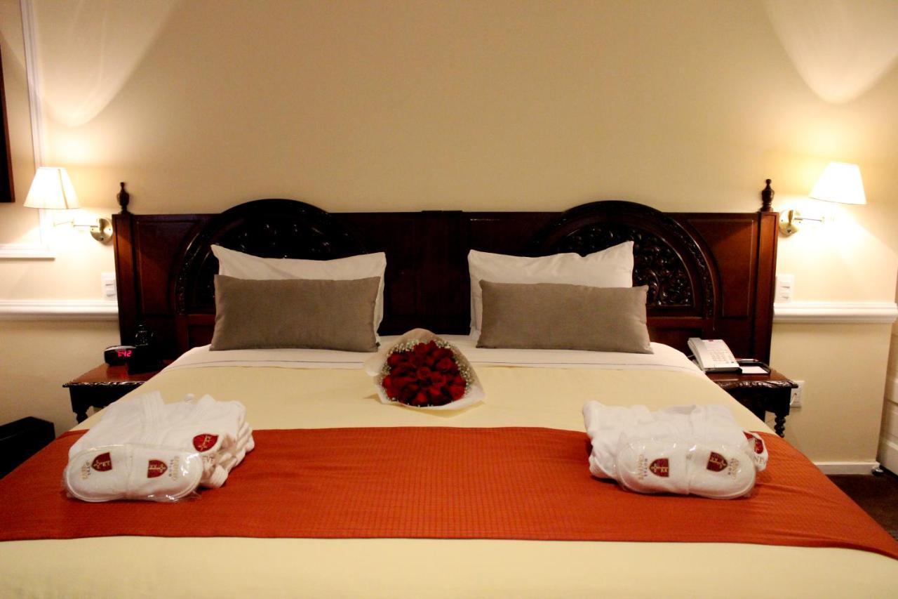 호텔 헤네브 Cd 데 멕시코 멕시코 시 외부 사진 A bedroom at the hotel