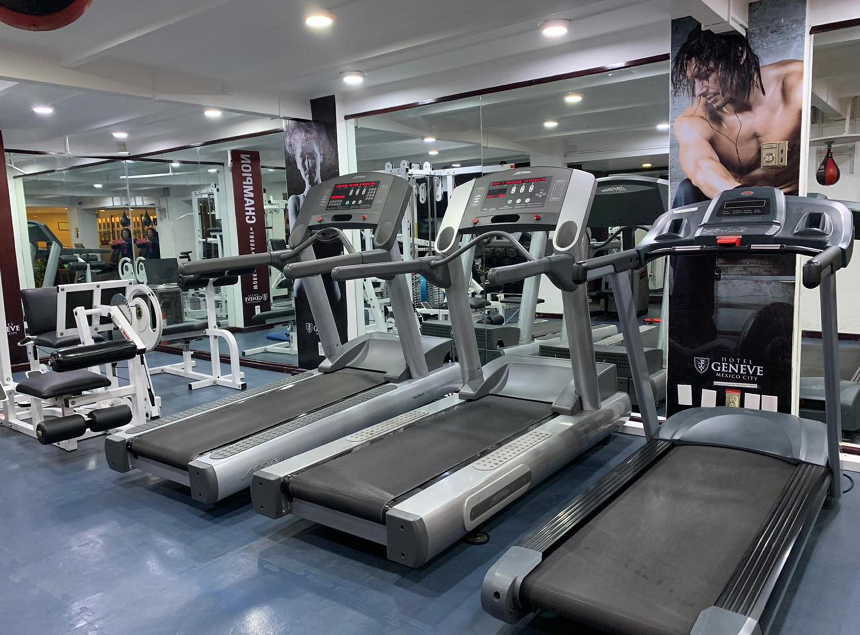 호텔 헤네브 Cd 데 멕시코 멕시코 시 외부 사진 A treadmill